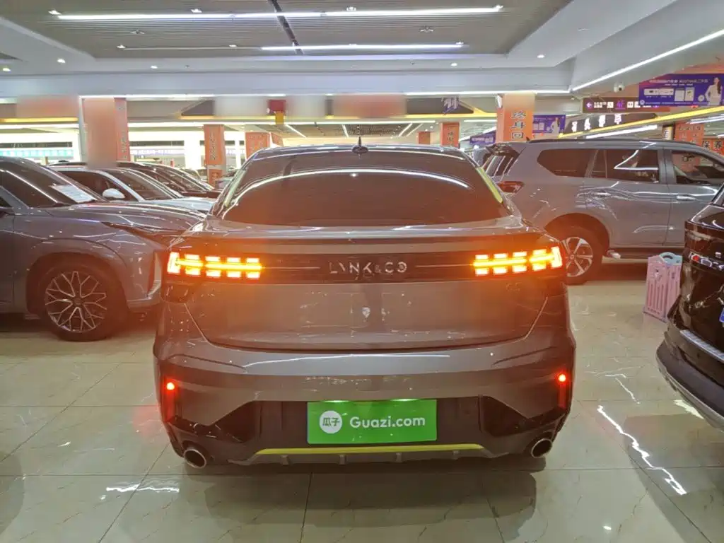 Lynk & Co 05 2022 2022 2.0TD 2WD Shine Halo