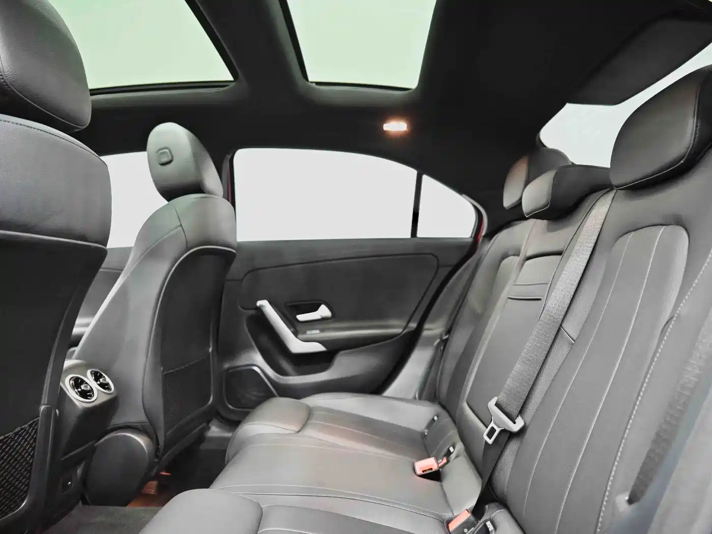 Mercedes-Benz A-Class 2022 A 200 L Sport Sedan Style фото 24