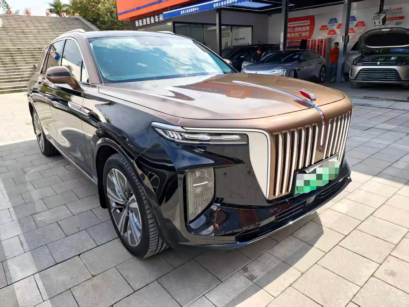 Hongqi E-HS9 2025 2024 Model 690km Flag Enjoy Edition 6-seater