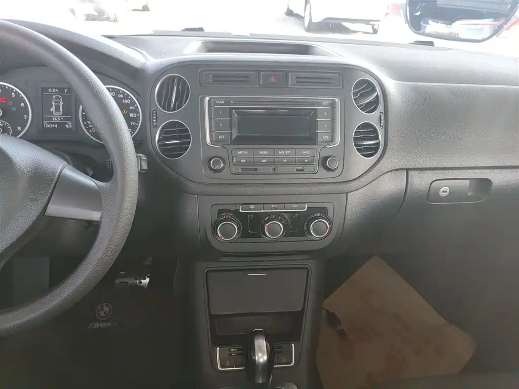 Volkswagen Tiguan 2015 1.8TSI Automatic 2WD Trendline фото 13