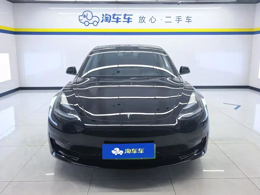 Фото 2 - Tesla Model 3