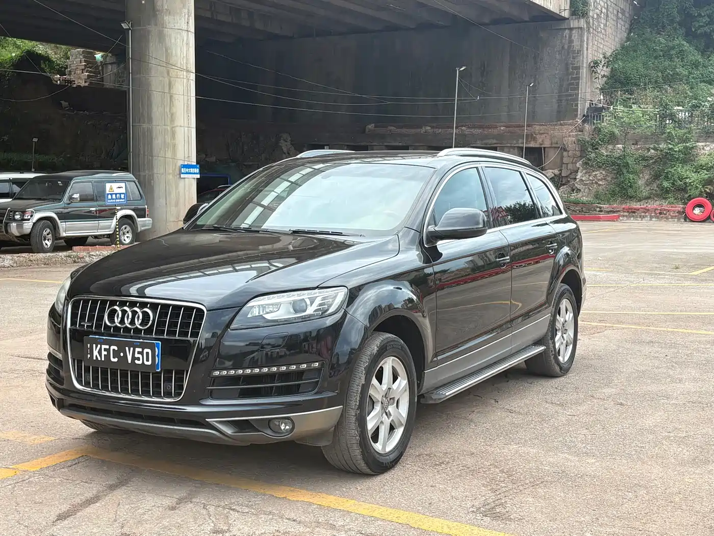 Фото 1 - Audi Q7
