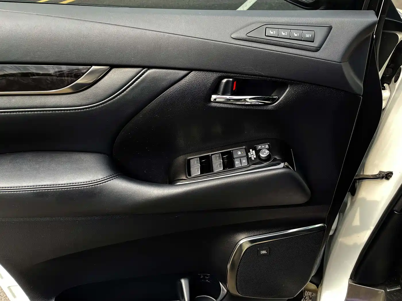 Toyota Vellfire 2021 Crown Hybrid 2.5L HV Luxury Edition фото 5