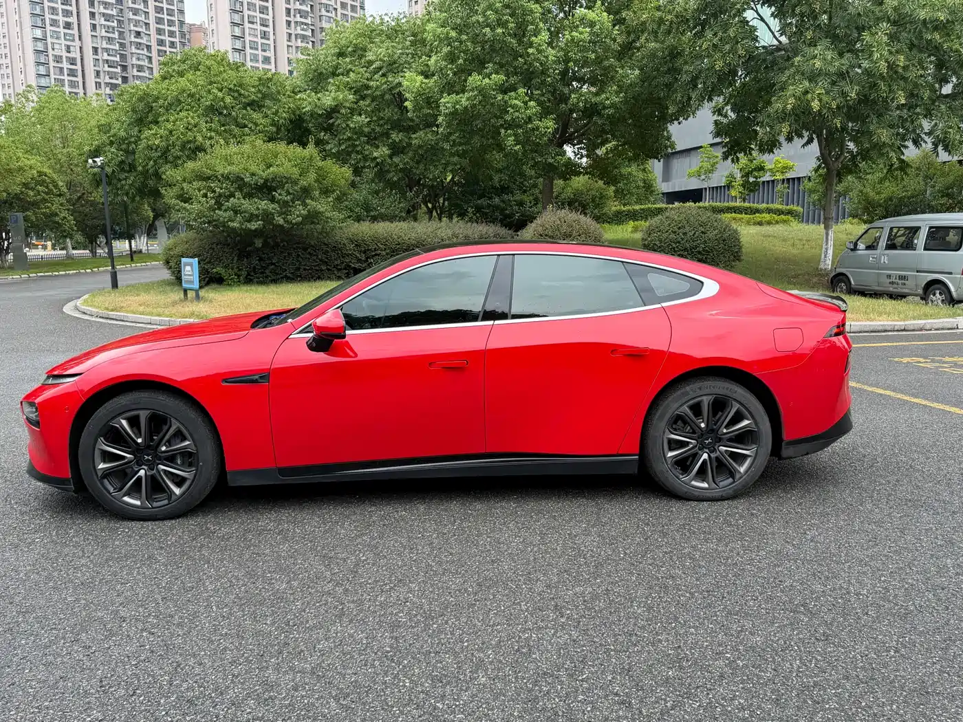 Фото 3 - XPeng P7