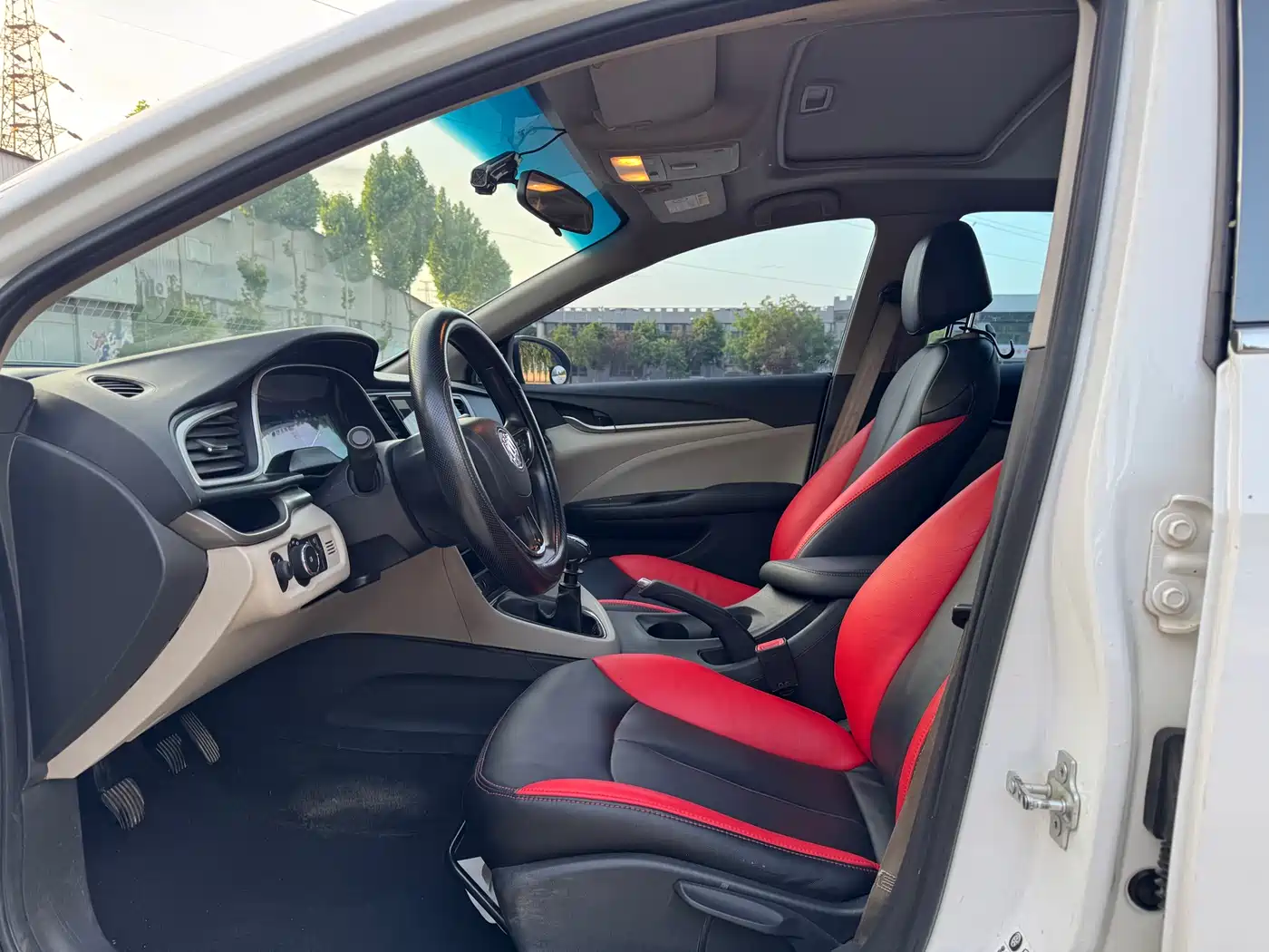 Buick Excelle 2017 15N Manual Elite фото 5