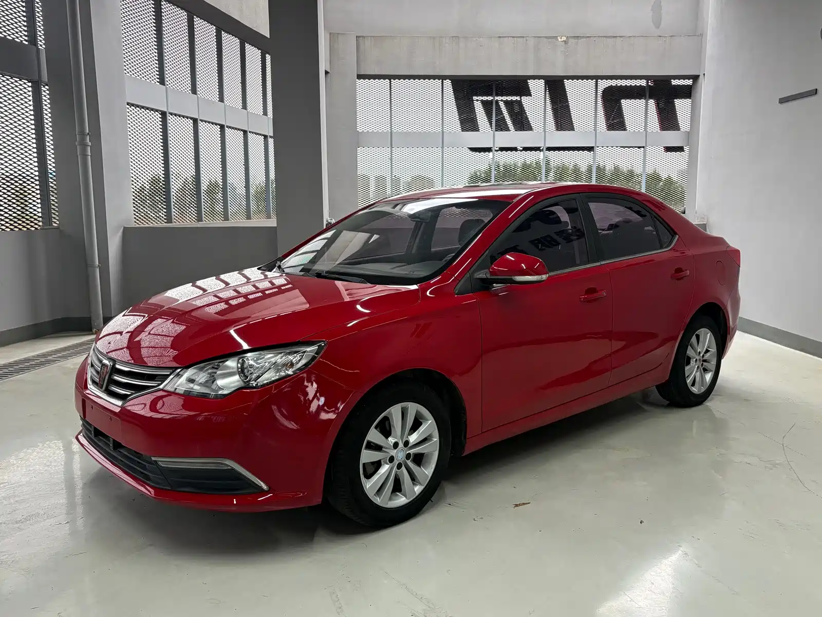 Фото 1 - Roewe 360
