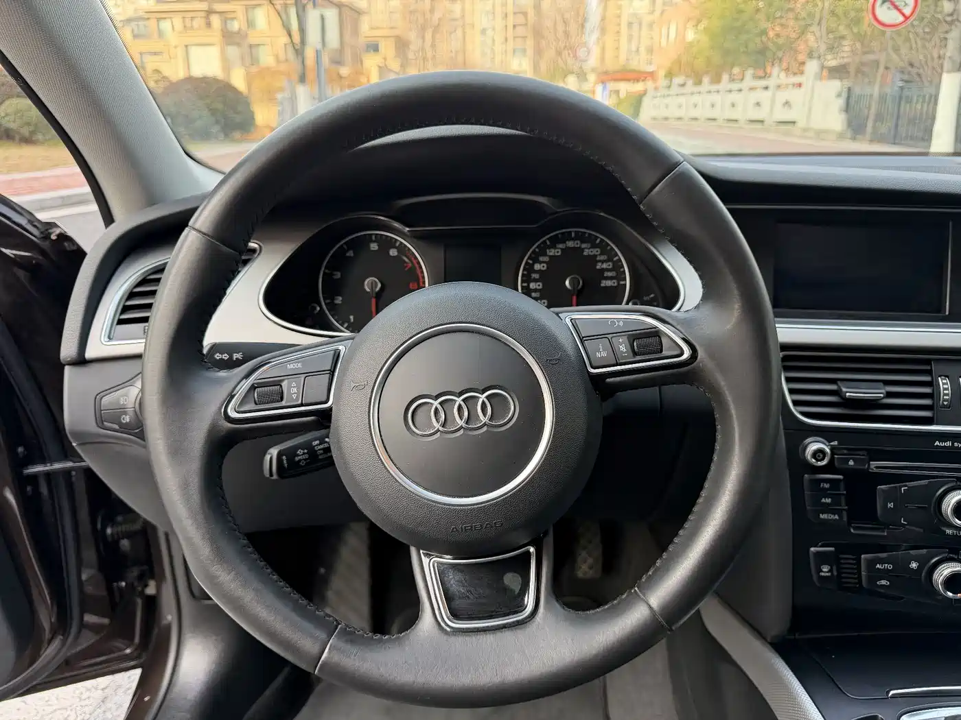 Audi A4L 2013 35 TFSI Automatic Standard фото 12