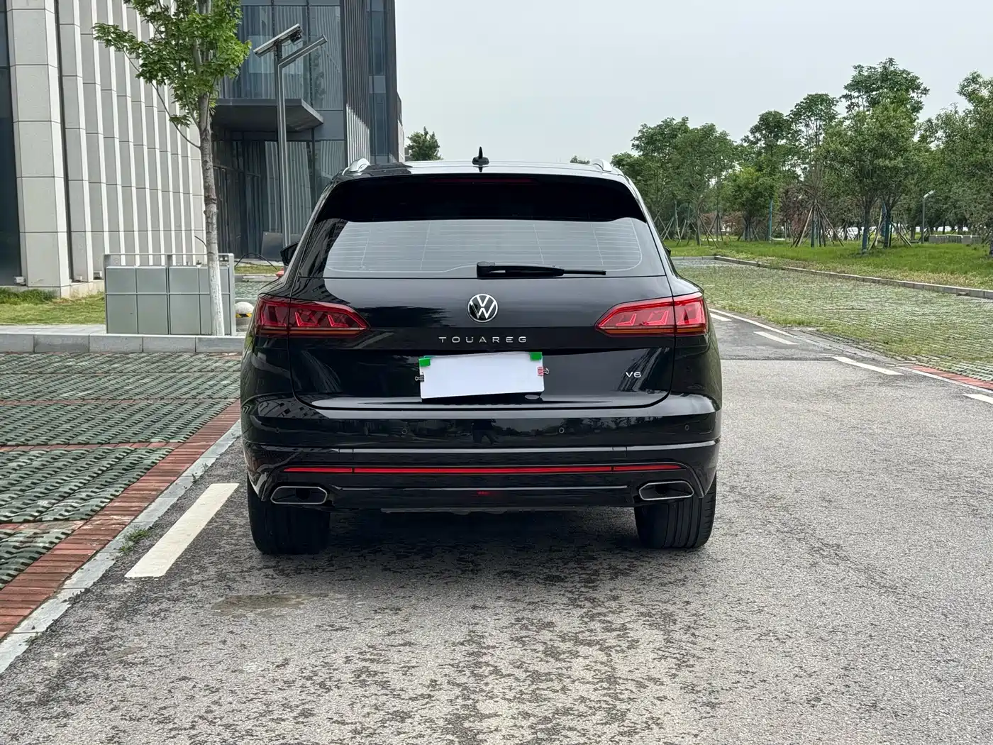 VOLKSWAGEN TOUAREG