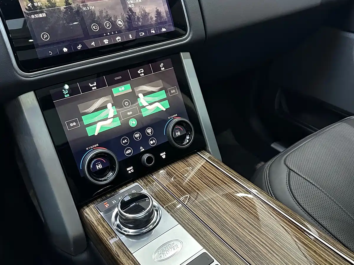 Land Rover Range Rover 2018 3.0 SC V6 Vogue Heritage Extended Edition фото 19