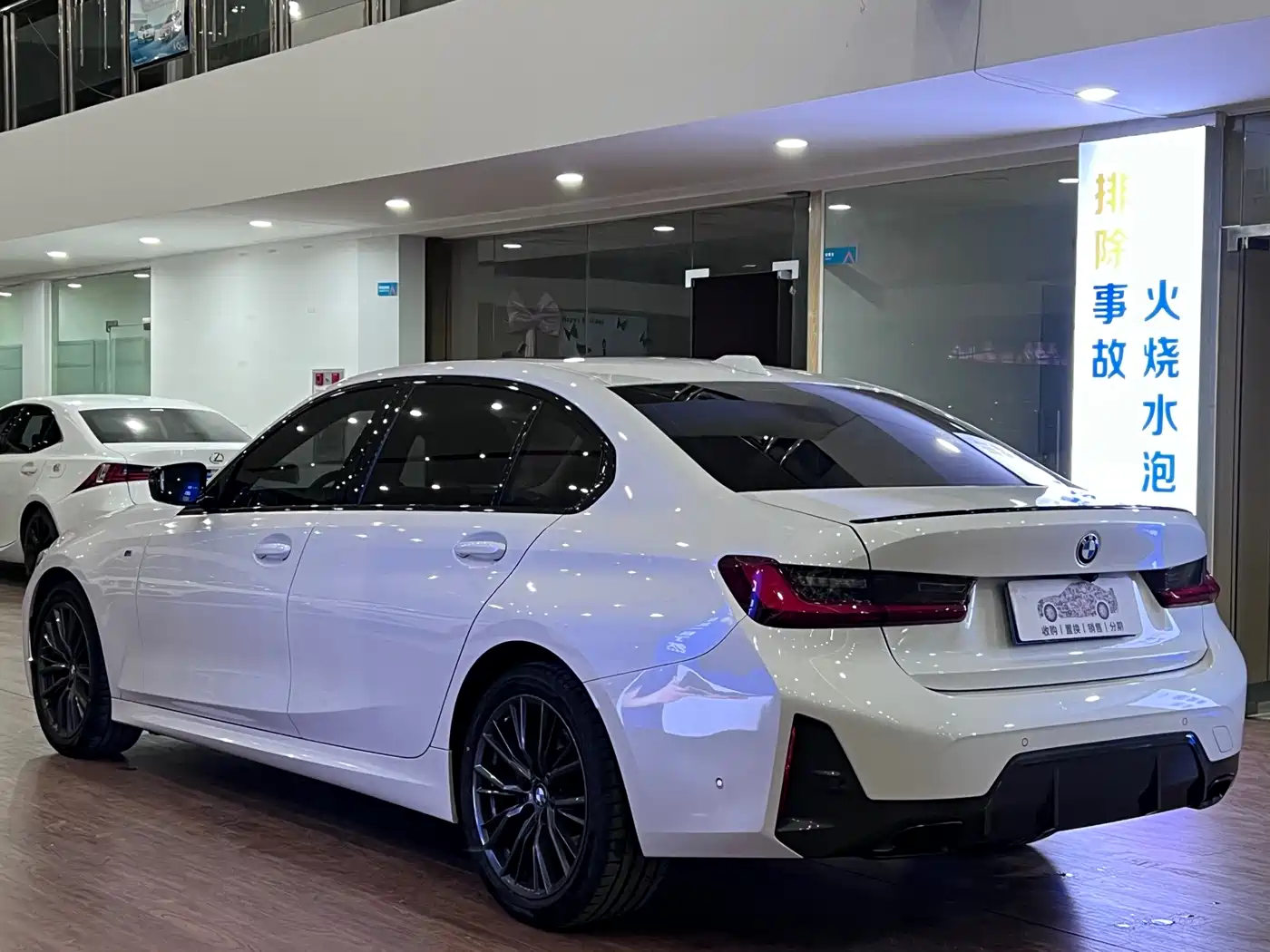 BMW 3 Series 2024 325Li M Sport Shadowline Package фото 4