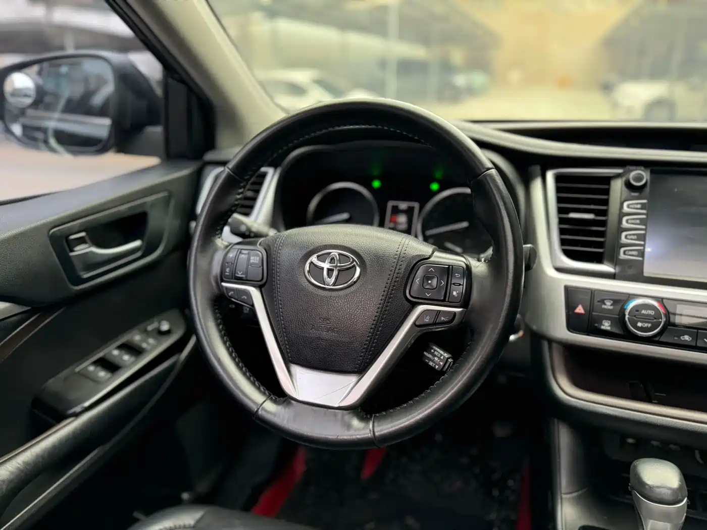 TOYOTA HIGHLANDER