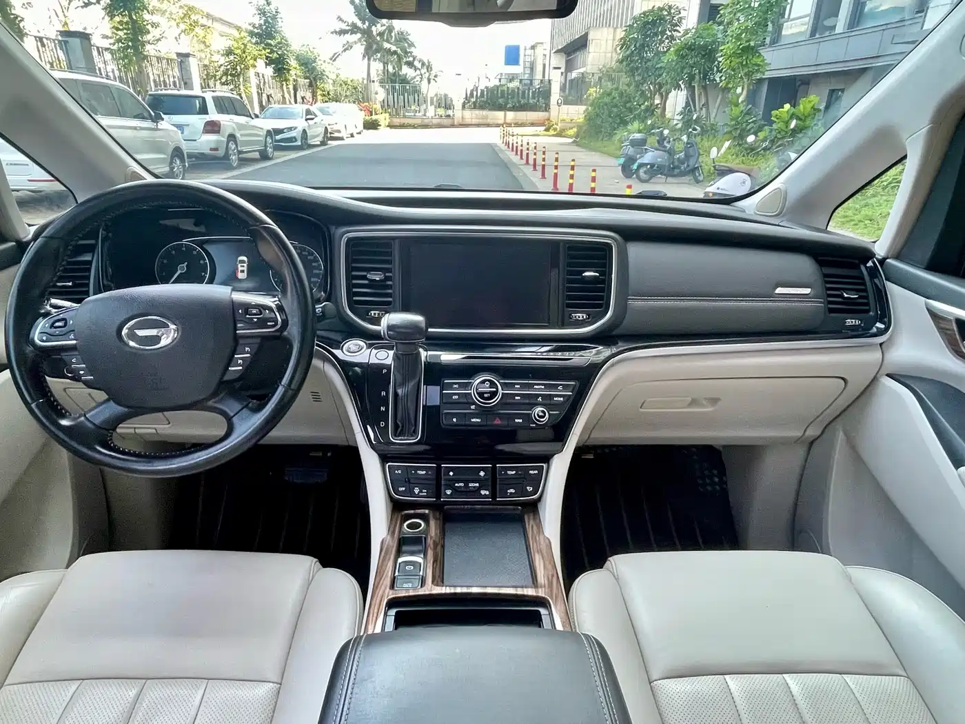 GAC Trumpchi Trumpchi M8 2018 320T Premium Edition фото 4