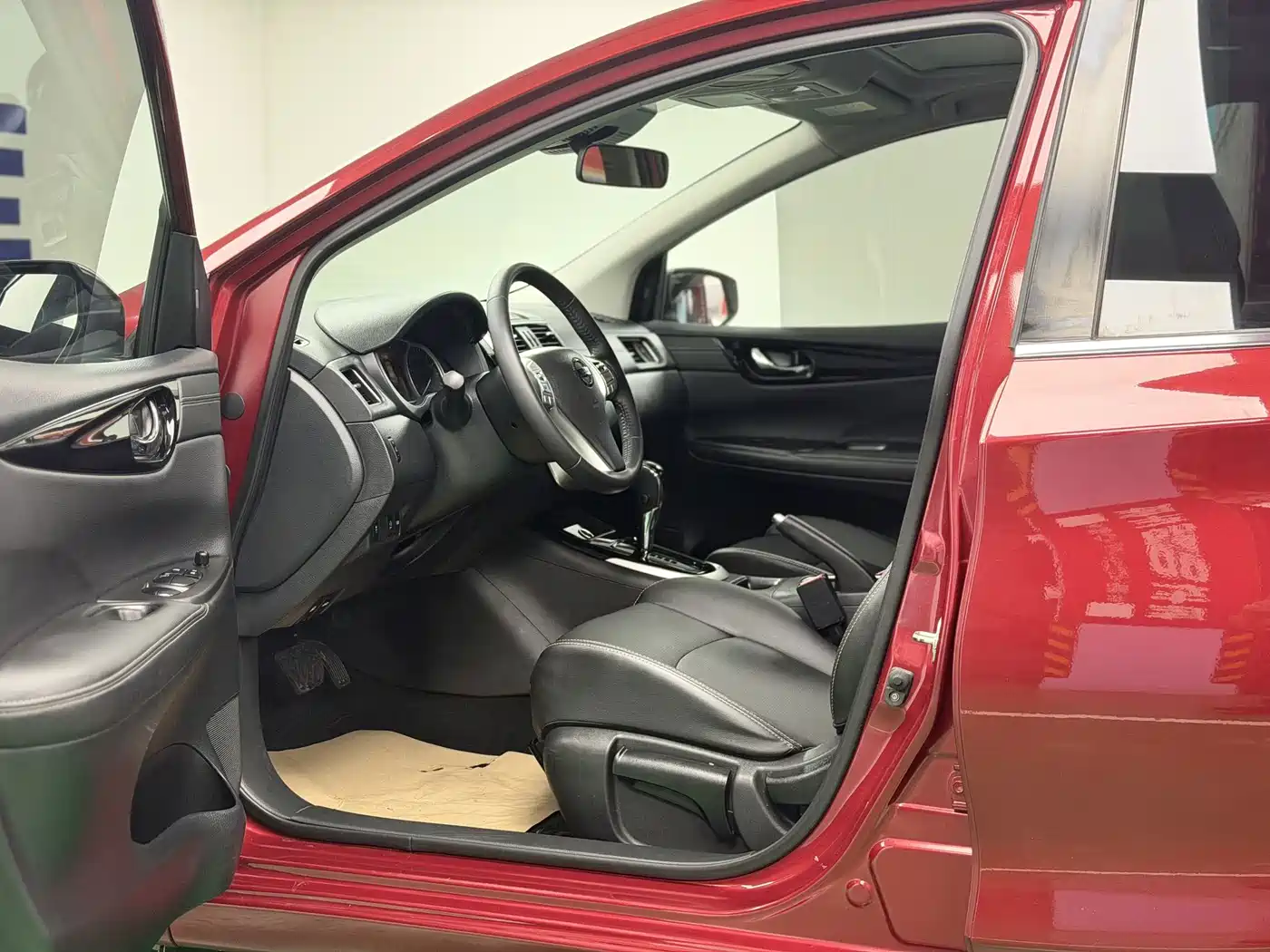 Nissan Tiida, миниатюра 4