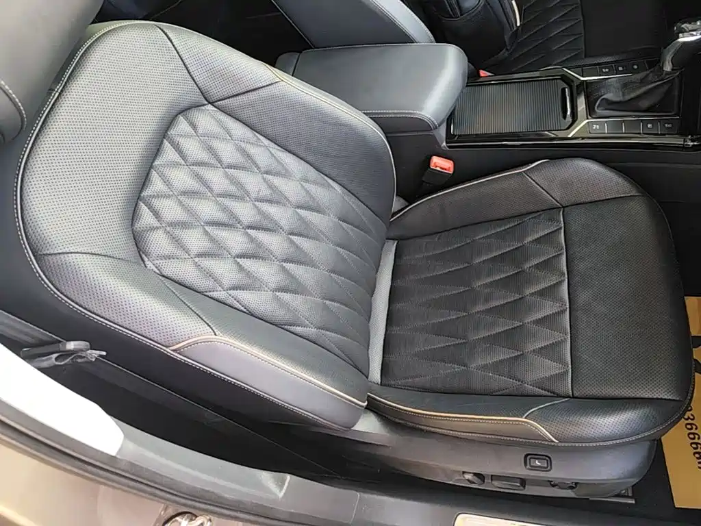 Фото 25 - Volkswagen Passat
