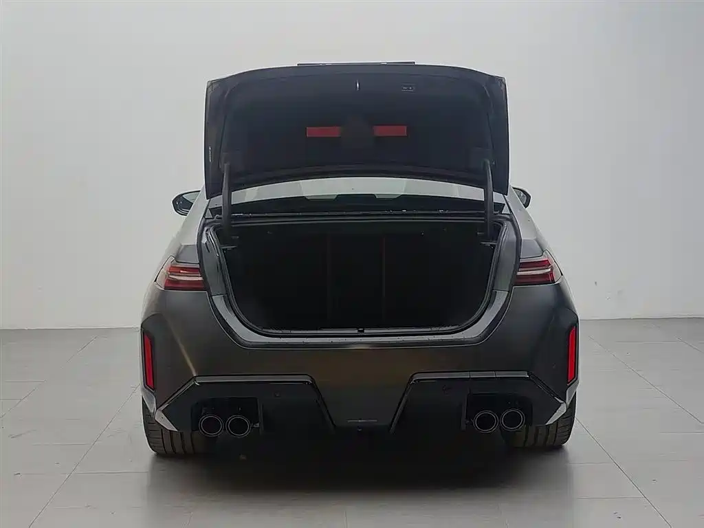 BMW M5 New Energy 2025 M5 фото 6