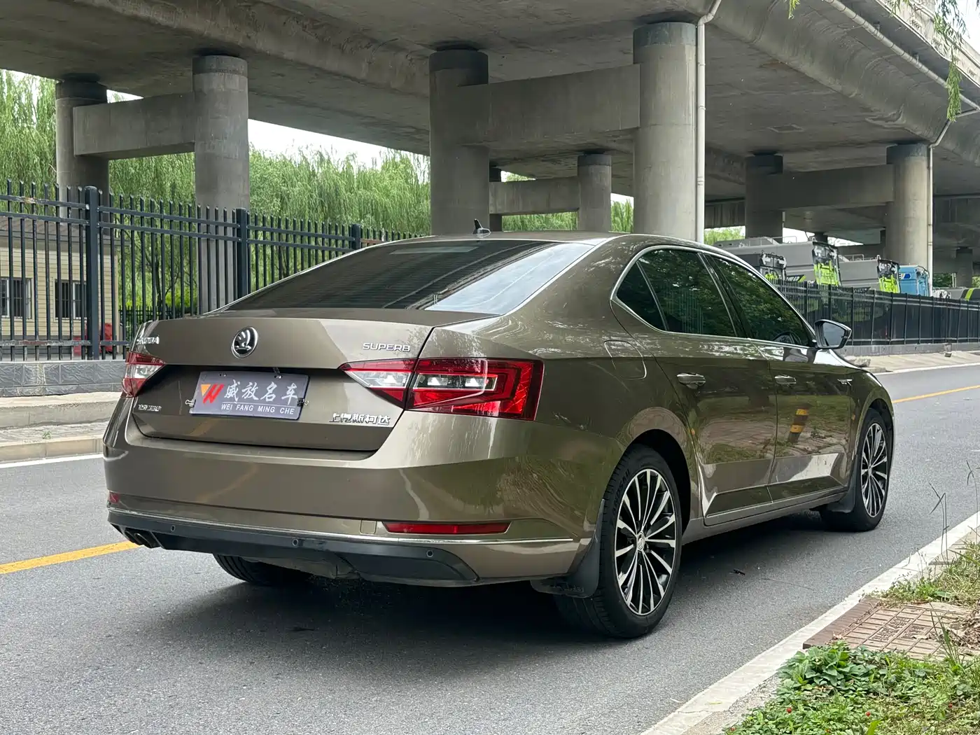 Škoda Superb 2016 TSI330 DSG Pioneer Edition фото 4