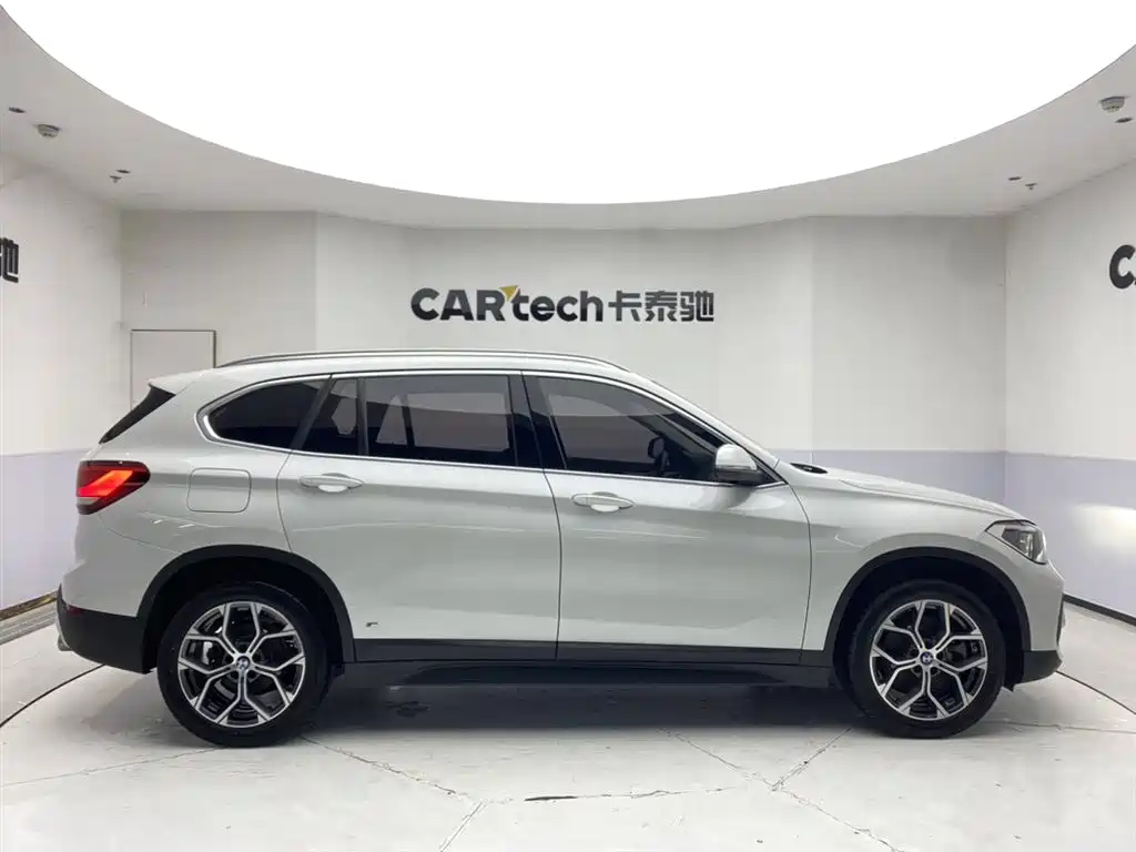 BMW X1 2020 sDrive25Li Leading Model фото 4