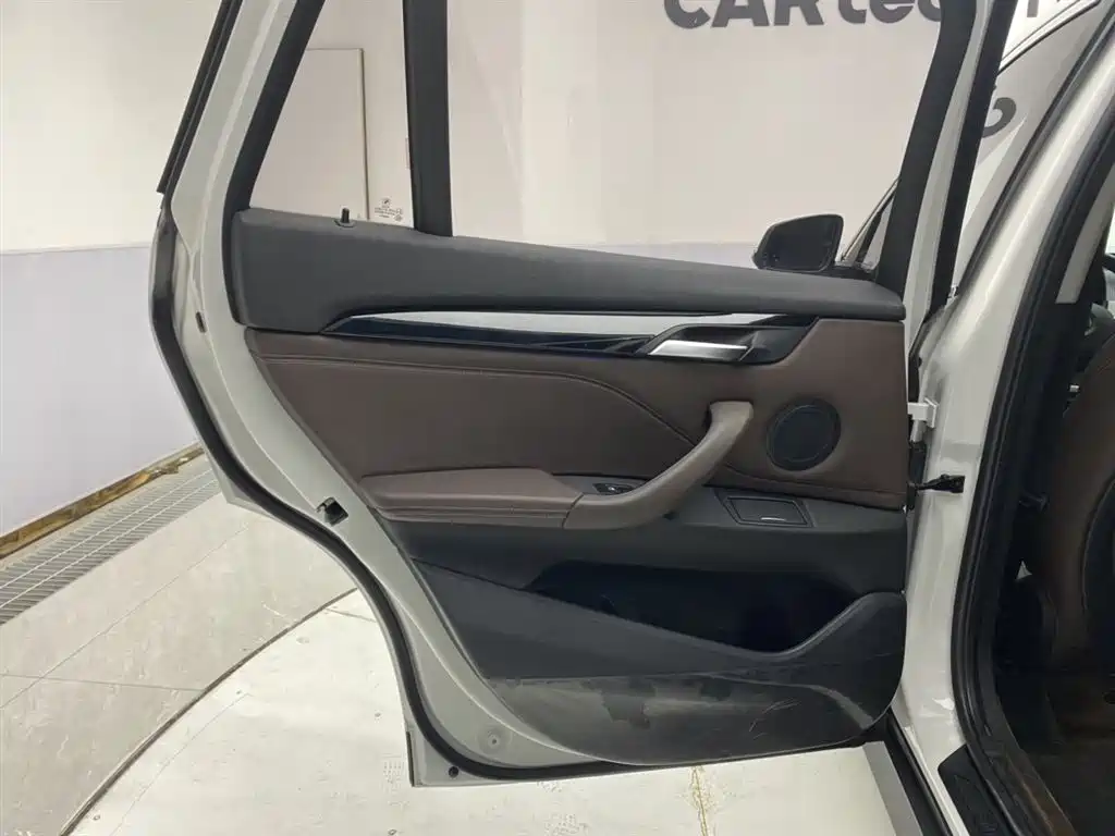 BMW X1 2020 sDrive25Li Leading Model фото 29