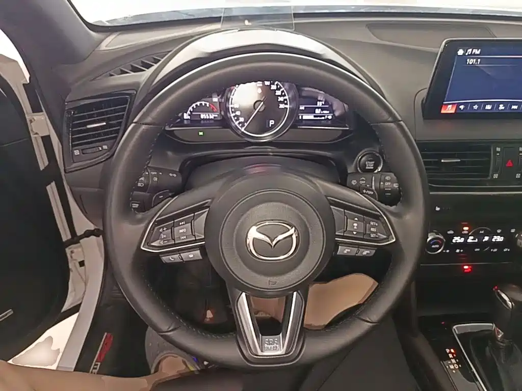 Фото 11 - Mazda CX-4