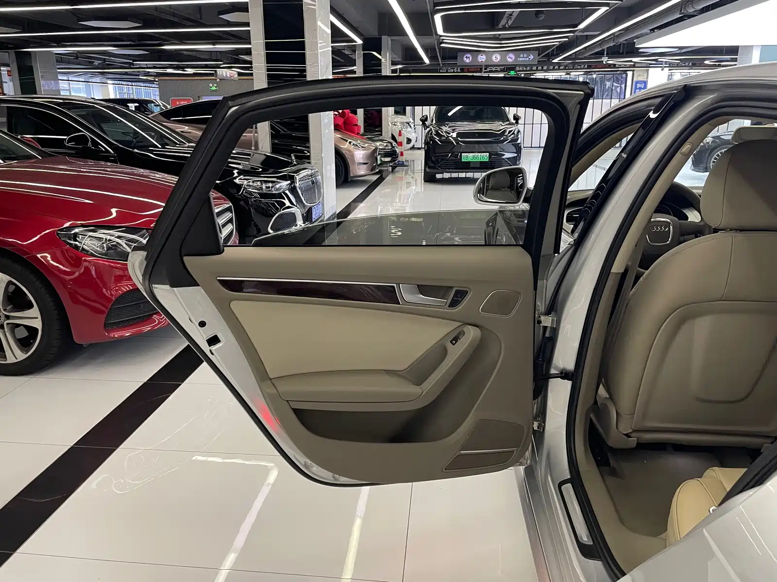 Фото 39 - Audi A4L