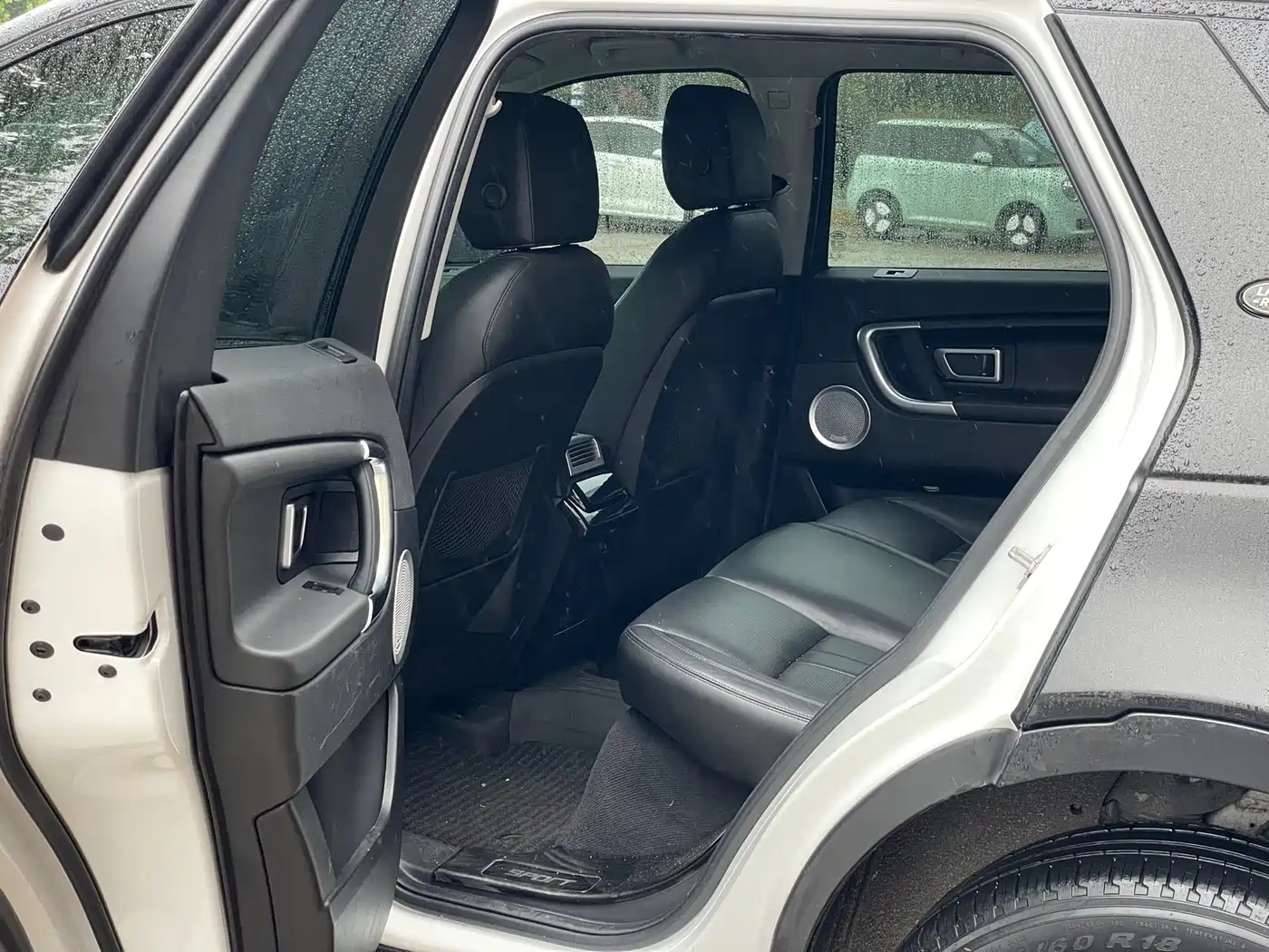 Land Rover Discovery Sport 2018 240PS SE Edition фото 6