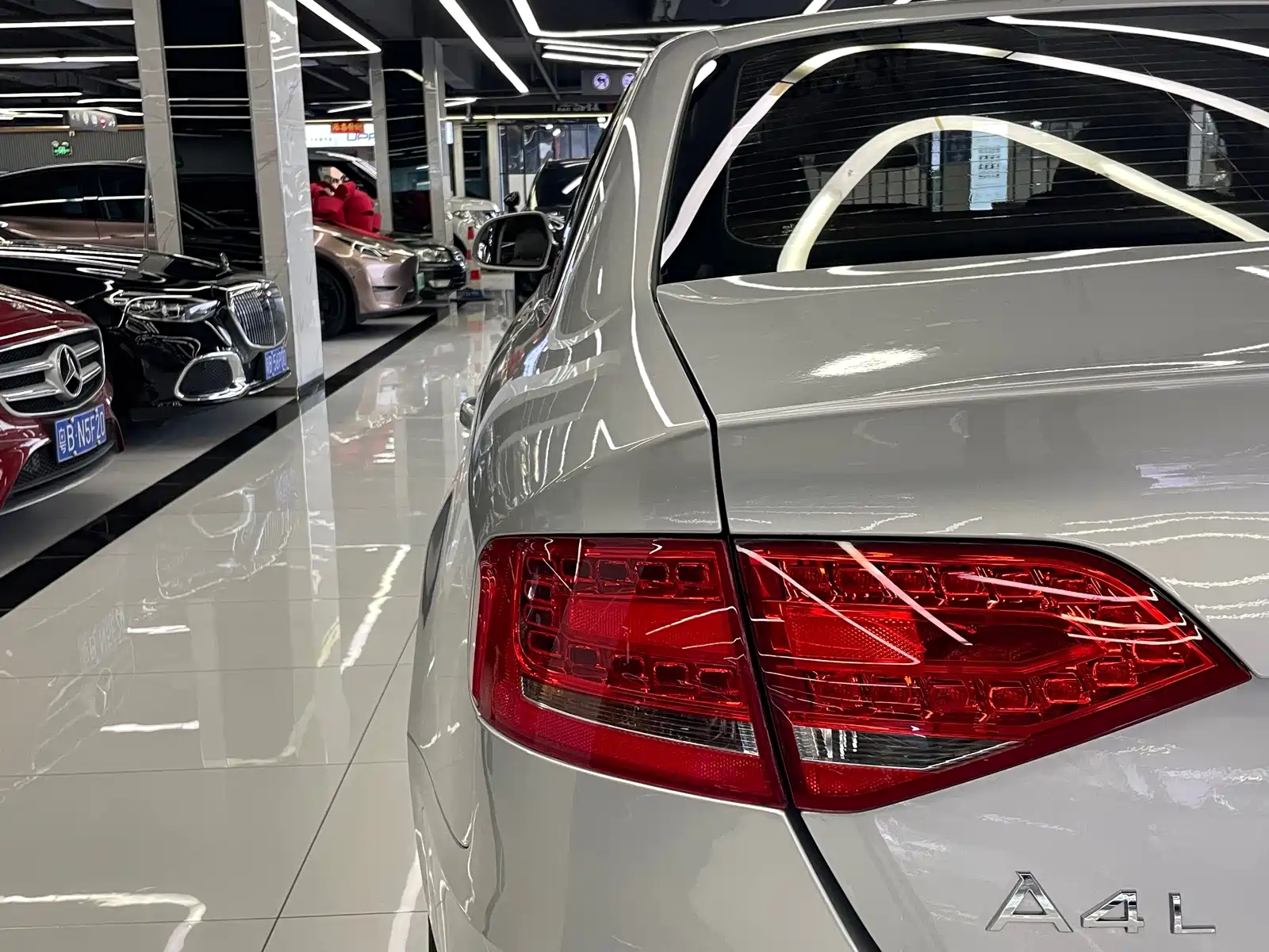 Фото 46 - Audi A4L