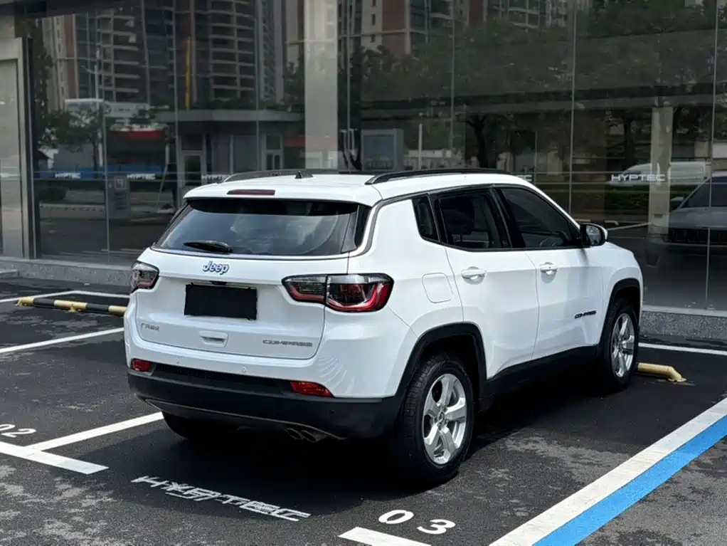 Фото 24 - Jeep Compass