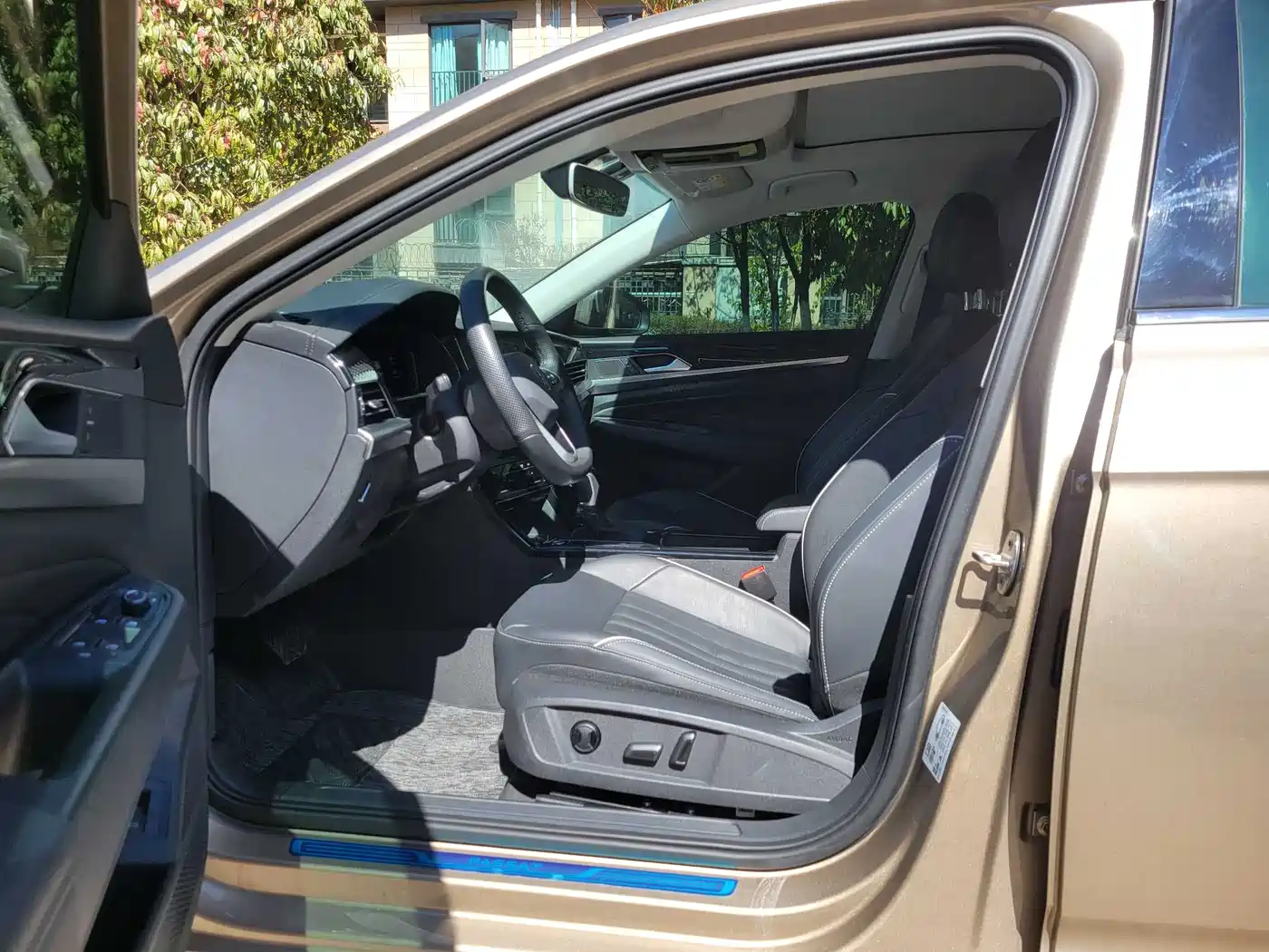Volkswagen Passat 2022 330TSI Starlight Elite Edition фото 4