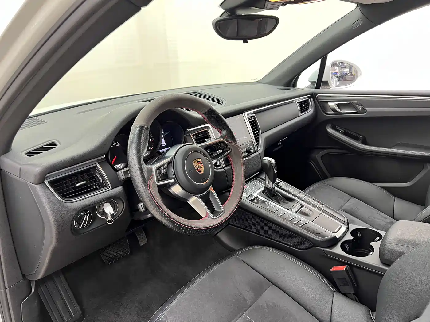Porsche Macan 2017 Macan 2.0T фото 9
