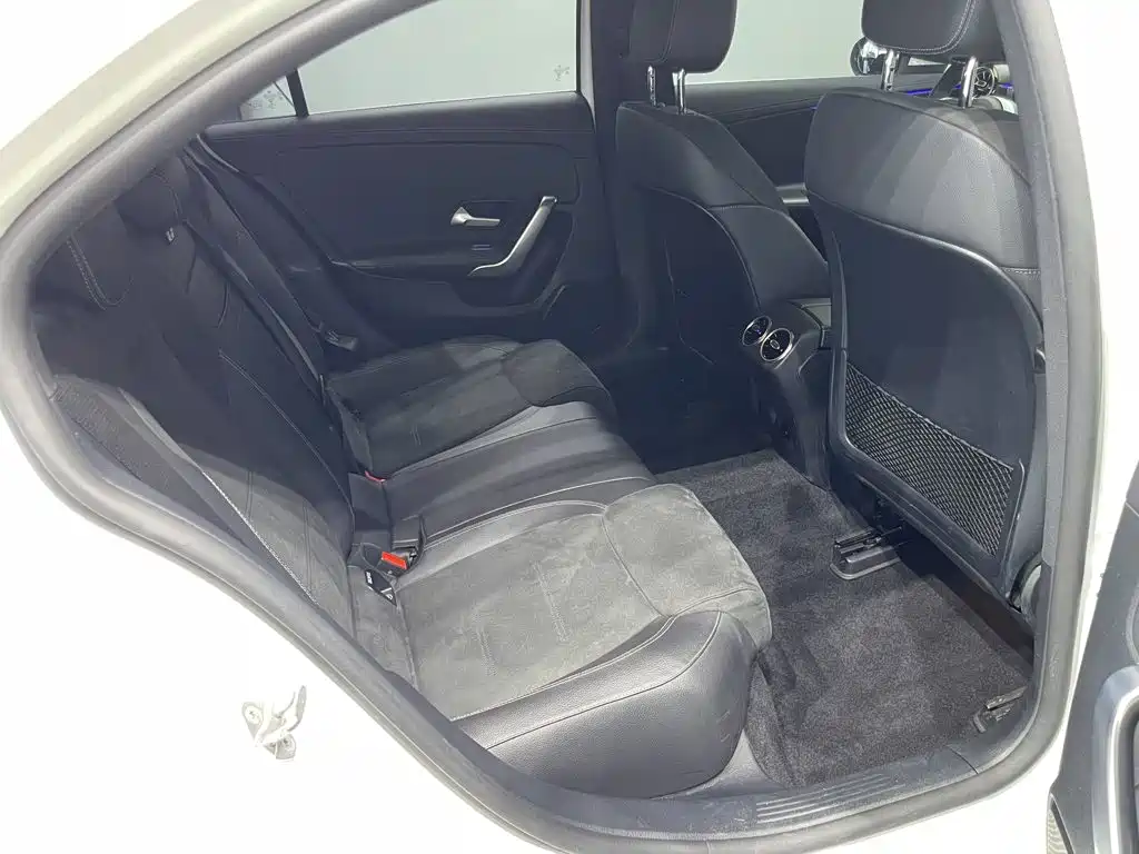 Фото 15 - Mercedes-Benz A-Class