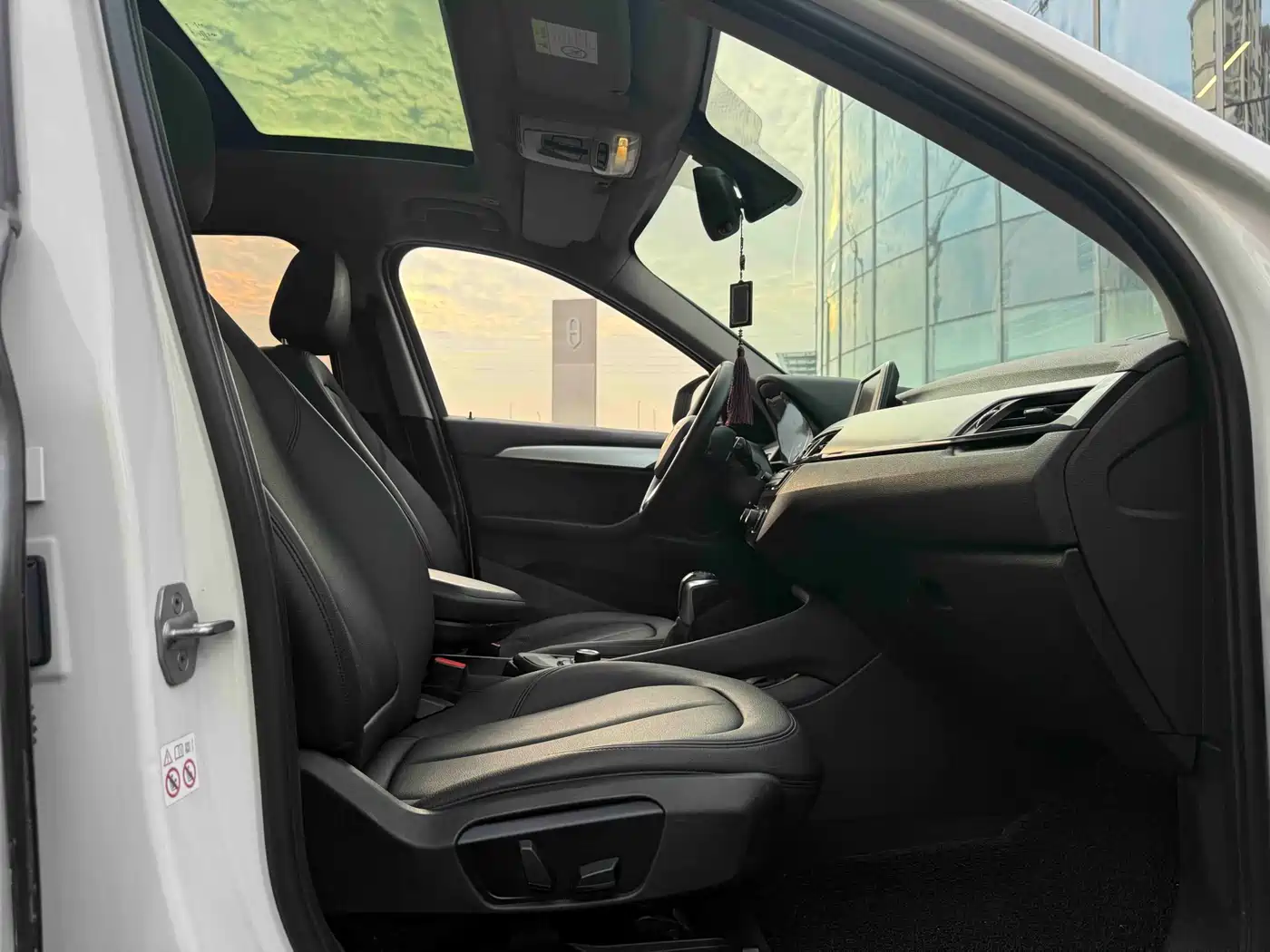 BMW X1 2018 sDrive18Li Fashion Model фото 6