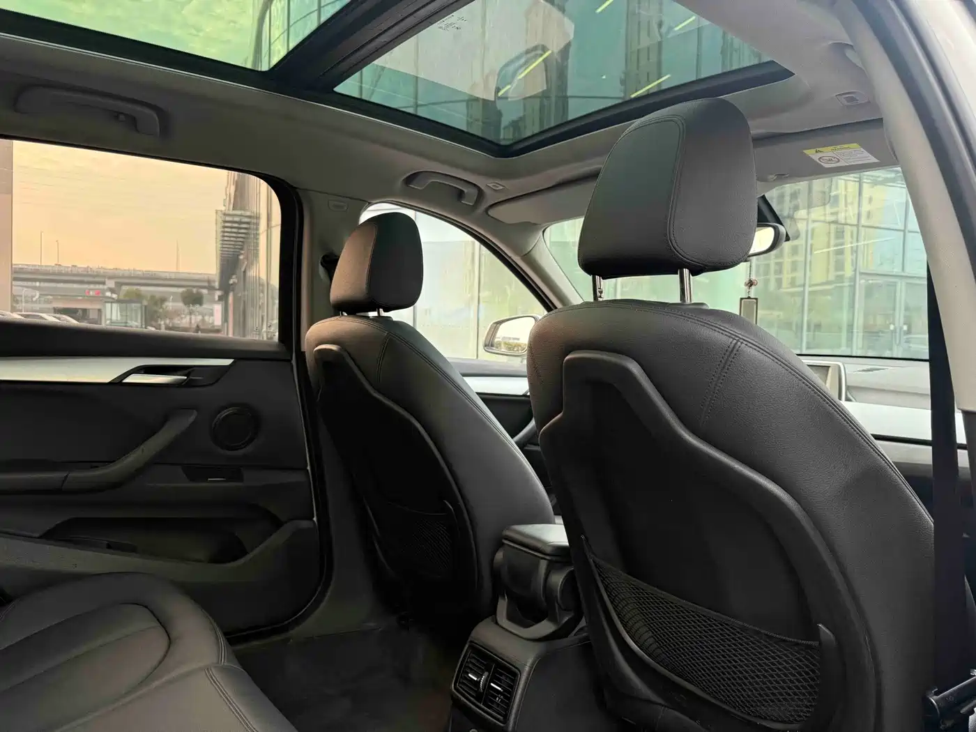 BMW X1 2018 sDrive18Li Fashion Model фото 9