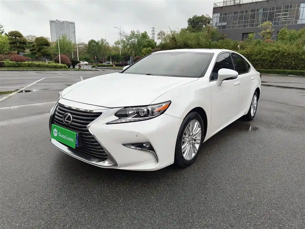 Lexus ES 2016 200 Midnight Special Limited Edition