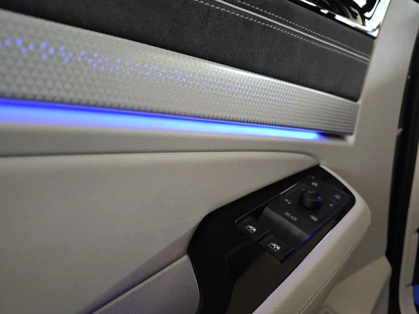 VOLKSWAGEN ID.7 VIZZION