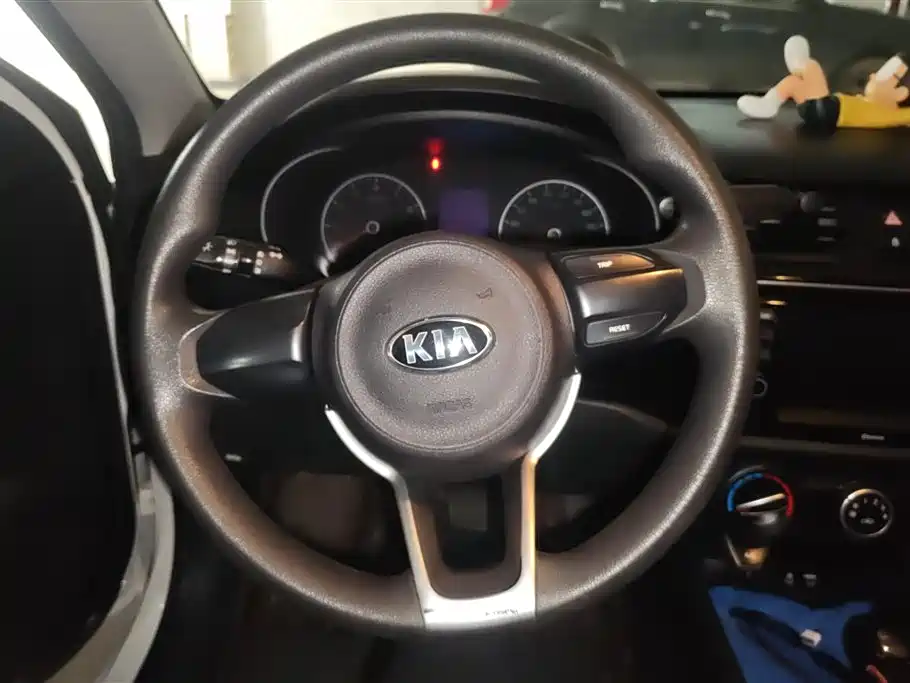 KIA K2