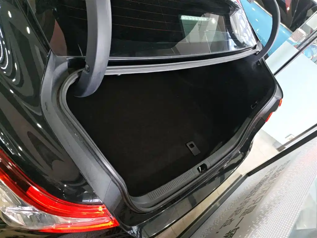 Toyota Camry 2018 2.0G Luxury Edition фото 19