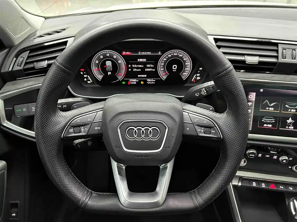Audi Q3 2022 35 TFSI Fashion Dynamic фото 3
