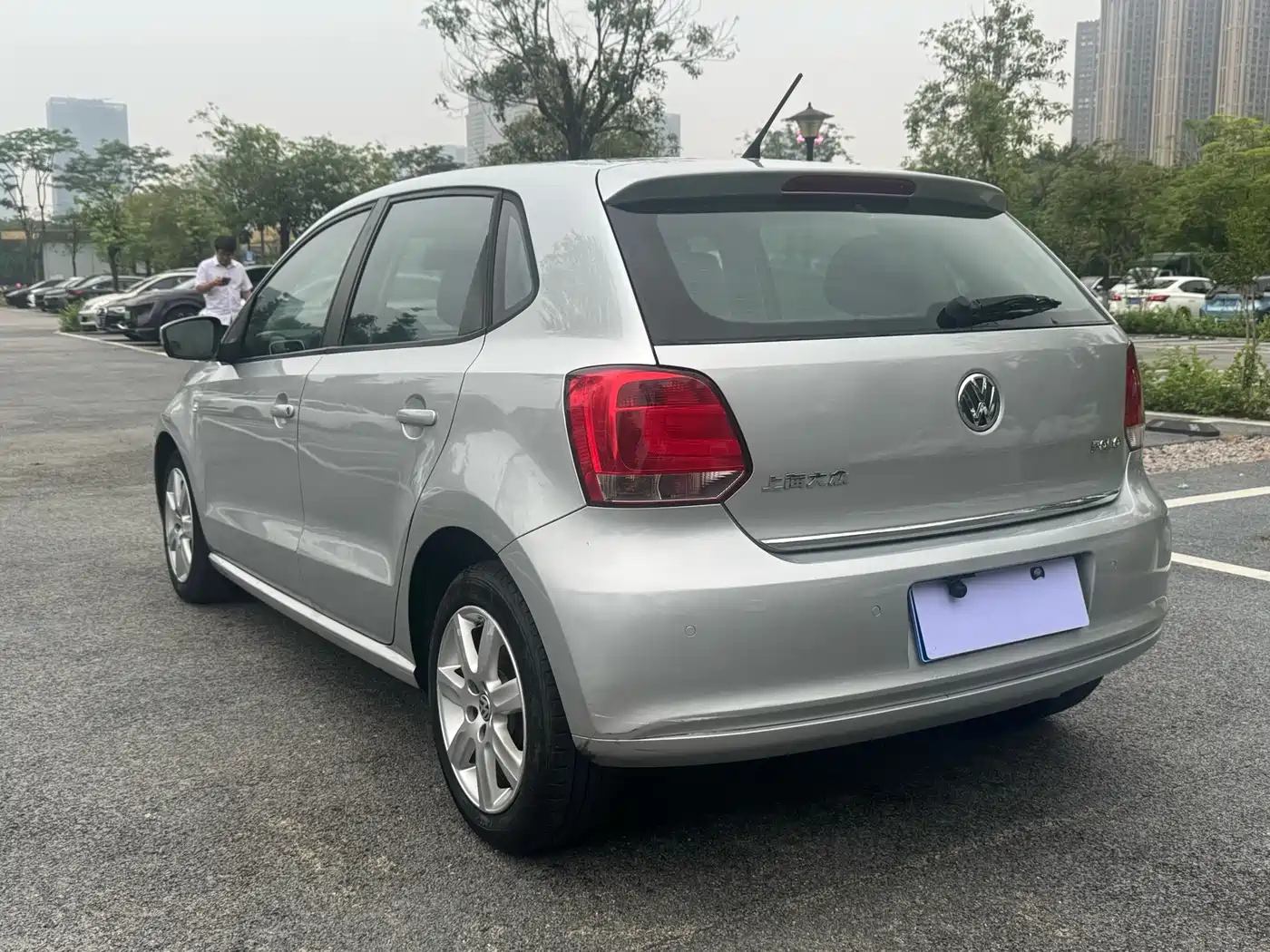 Volkswagen Polo 2011 1.4L Automatic Cool Edition фото 9