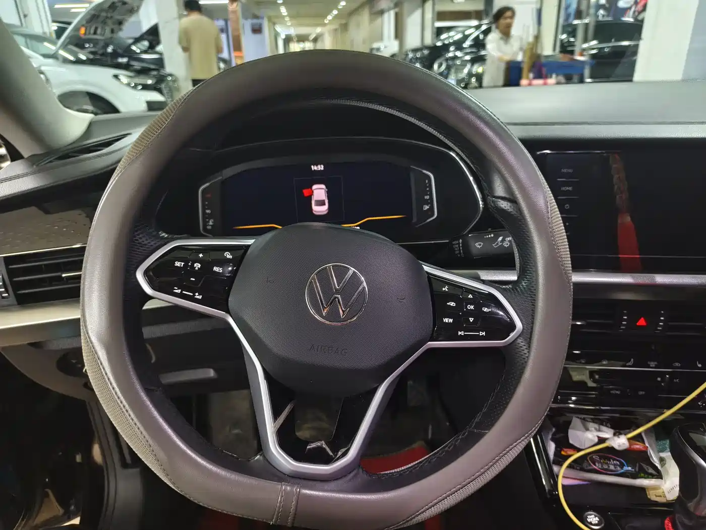 Volkswagen Passat 2023 330TSI Starlight Elite Edition фото 4