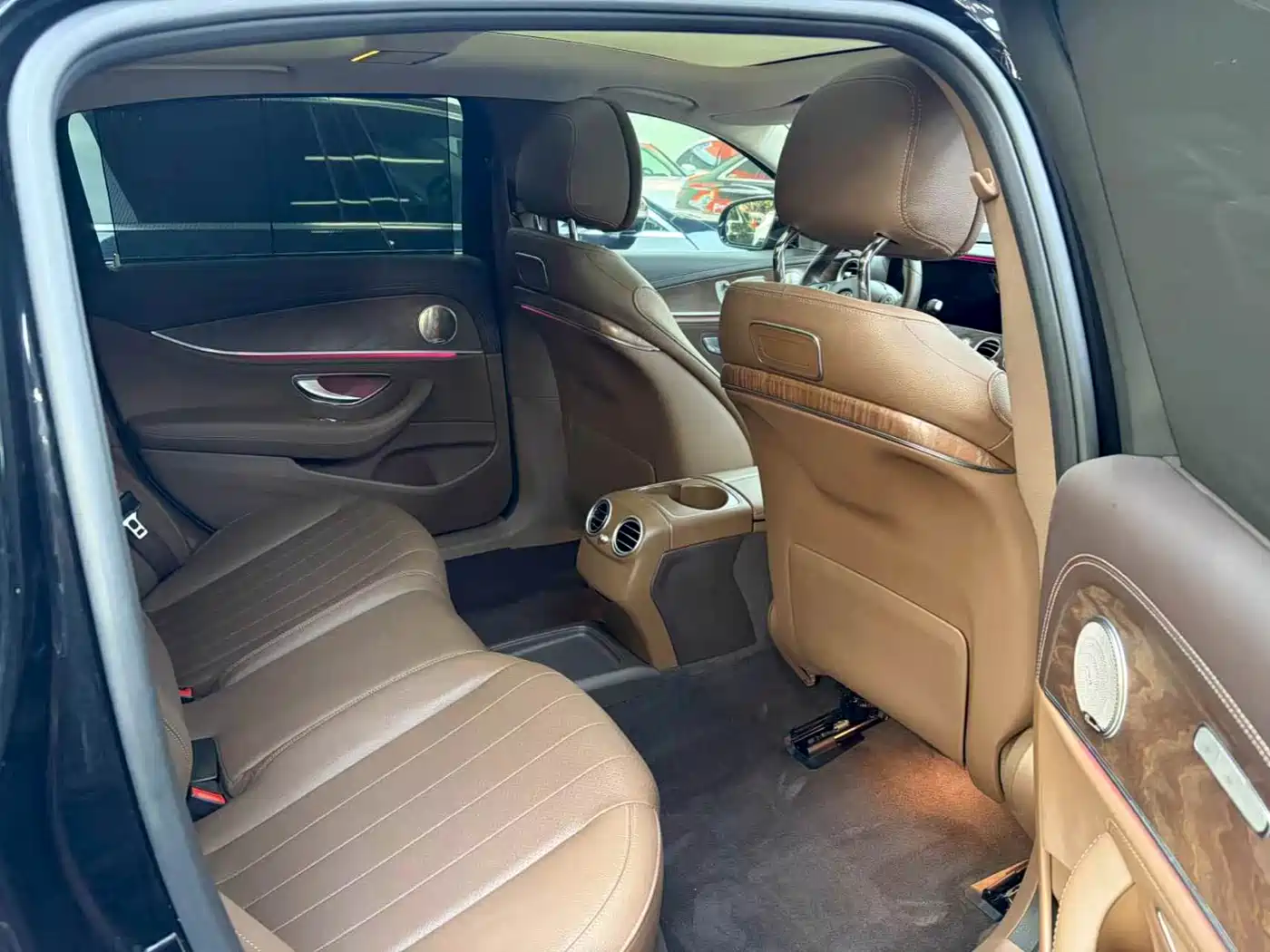Mercedes-Benz E-Class 2017 E 300 L Luxury фото 10