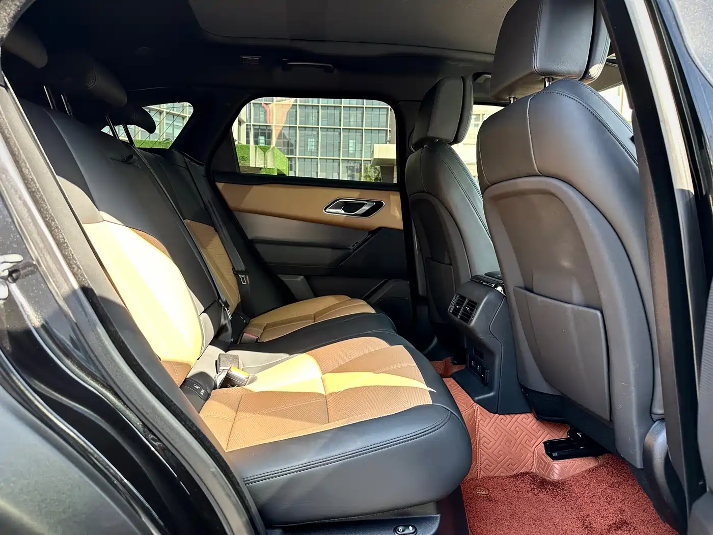 Land Rover Range Rover Velar 2024 Dynamic HSE фото 10