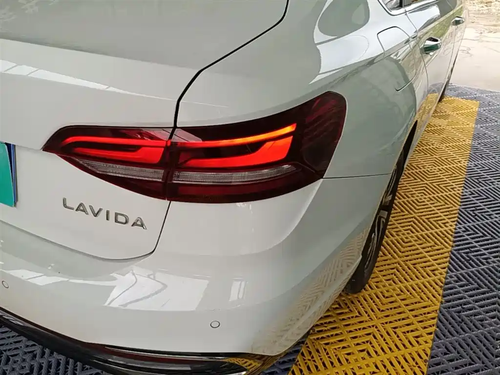 Volkswagen Lavida 2024 Model 1.5L Automatic Starlight 5 Million Edition фото 8