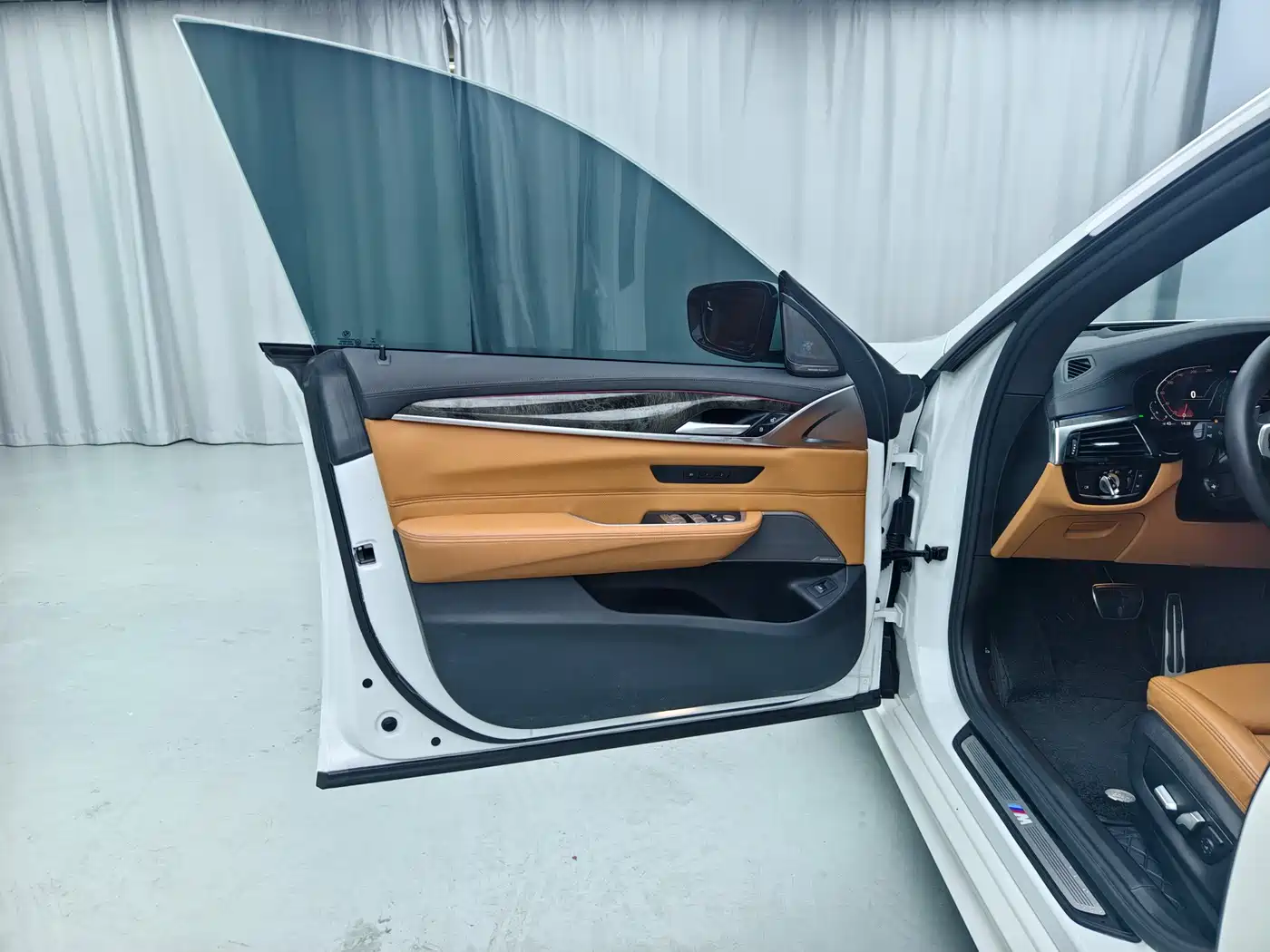BMW 6 Series GT 2021 630i M Sport Package фото 7