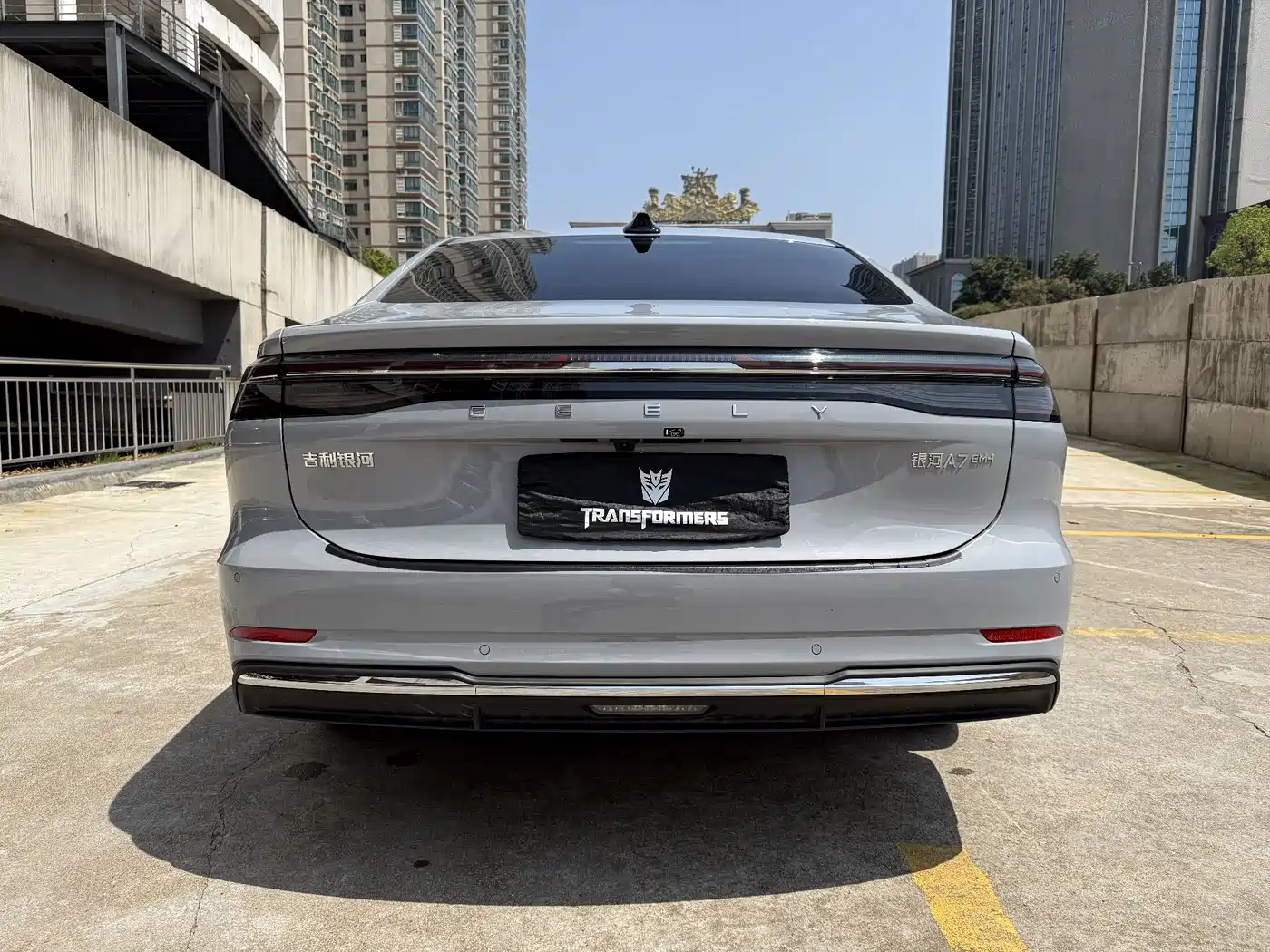 Geely Galaxy Galaxy A7 2025 EM-i 150km Explorer+ Edition фото 5