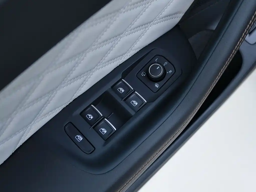 Volkswagen Magotan 2025 2025 Facelift Public Edition 330TSI DSG Luxury