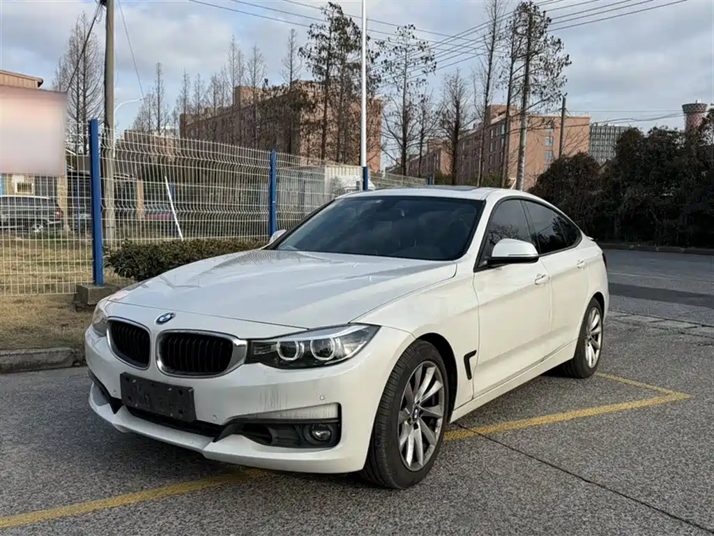 BMW 3 Series GT 2018 320i Fashion фото 2