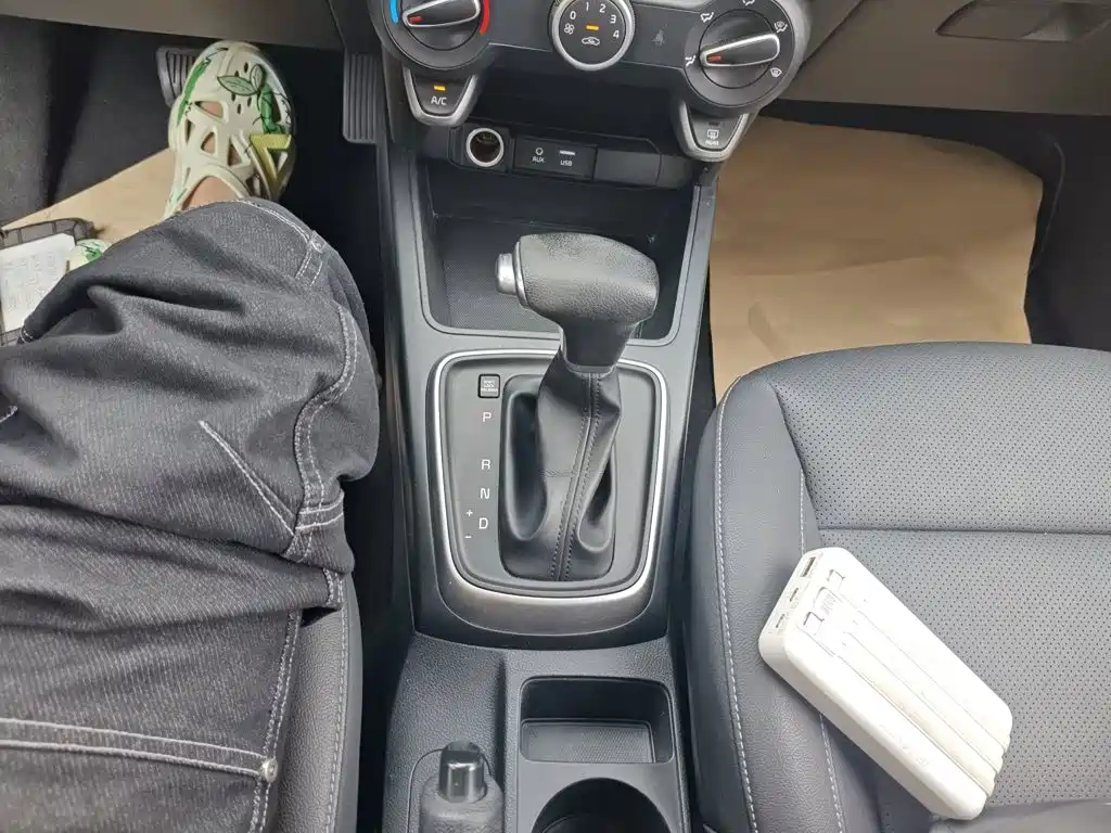 Kia K2 2018 2017 Sedan 1.4L AT 15th Anniversary Special Edition GLS