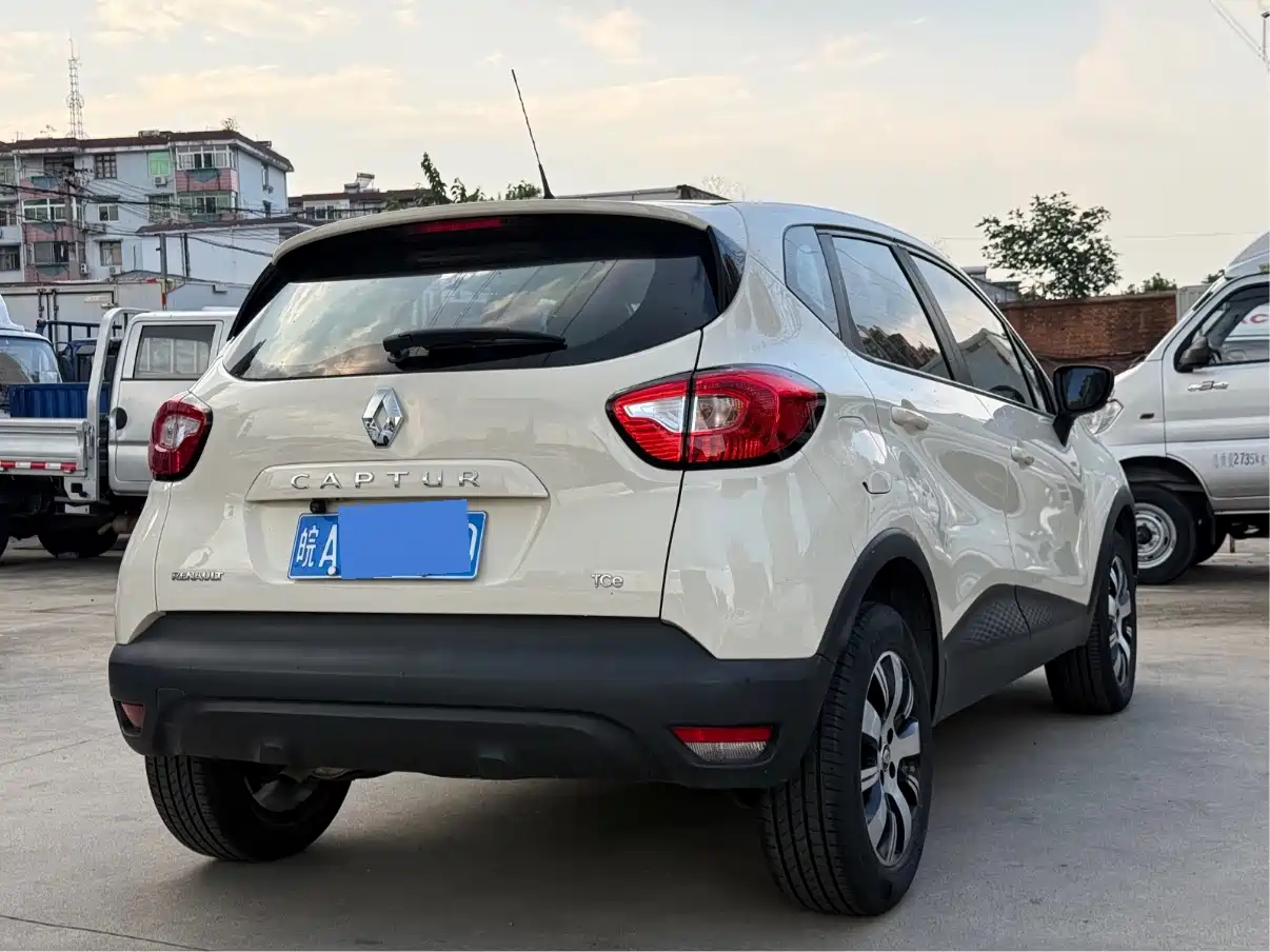Renault Captur 2019 2015 Model 1.2T Automatic Standard Edition