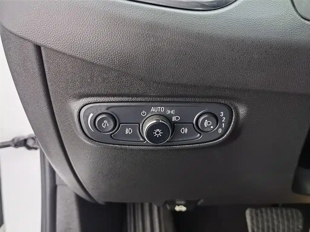 Chevrolet Equinox 2018 535T Automatic Control Edition фото 21
