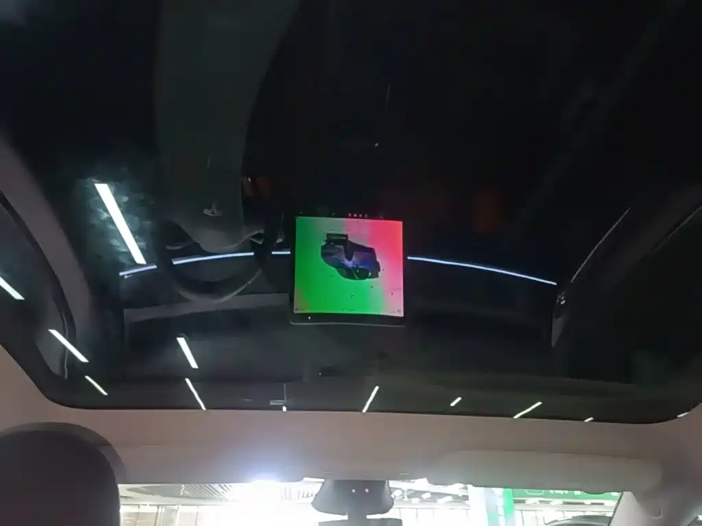 Фото 18 - Tesla Model Y